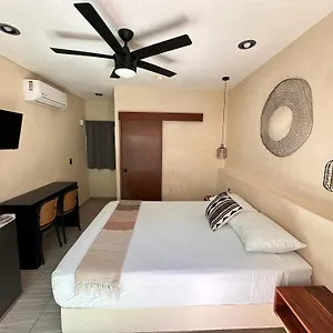 Hotel Caracol, Isla Mujeres